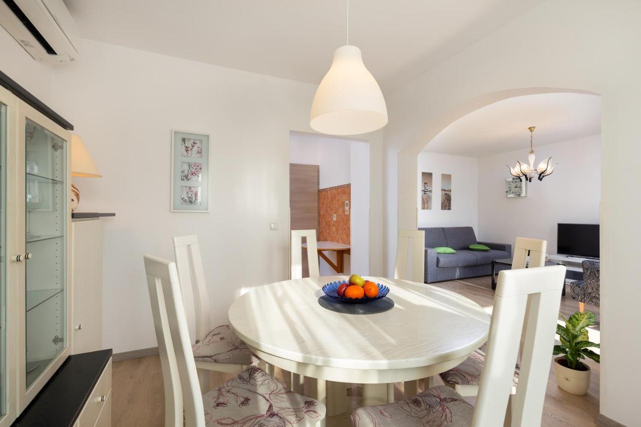 Apartment Viviana Pula Exterior photo